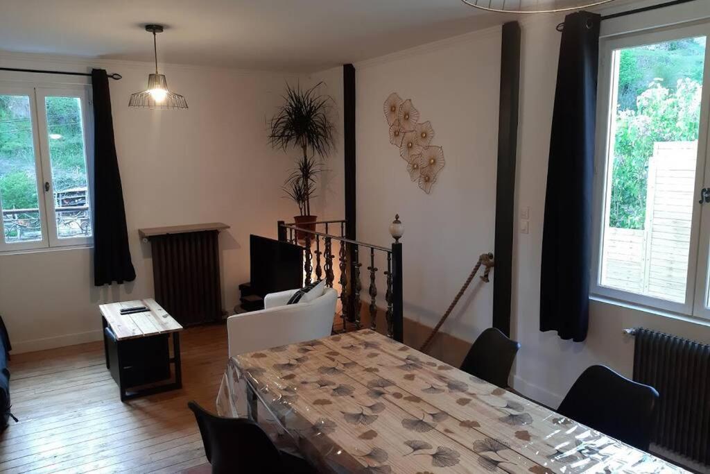 La Petite Maison Dans La Vallee Avallon Zewnętrze zdjęcie