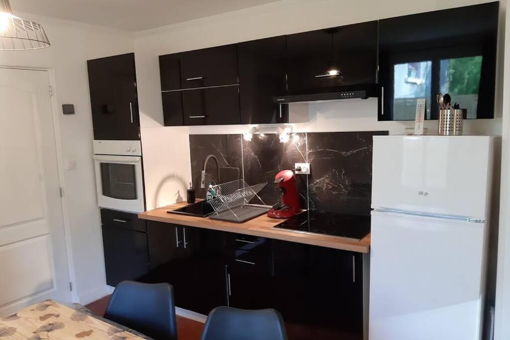 La Petite Maison Dans La Vallee Avallon Zewnętrze zdjęcie